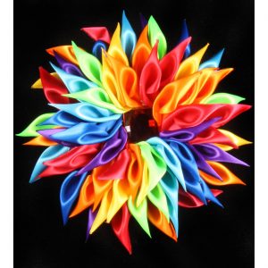 Garde Uniform Brosche Hutanstecker Kopfschmuck Satinblume gebunden auch für Clown bunt